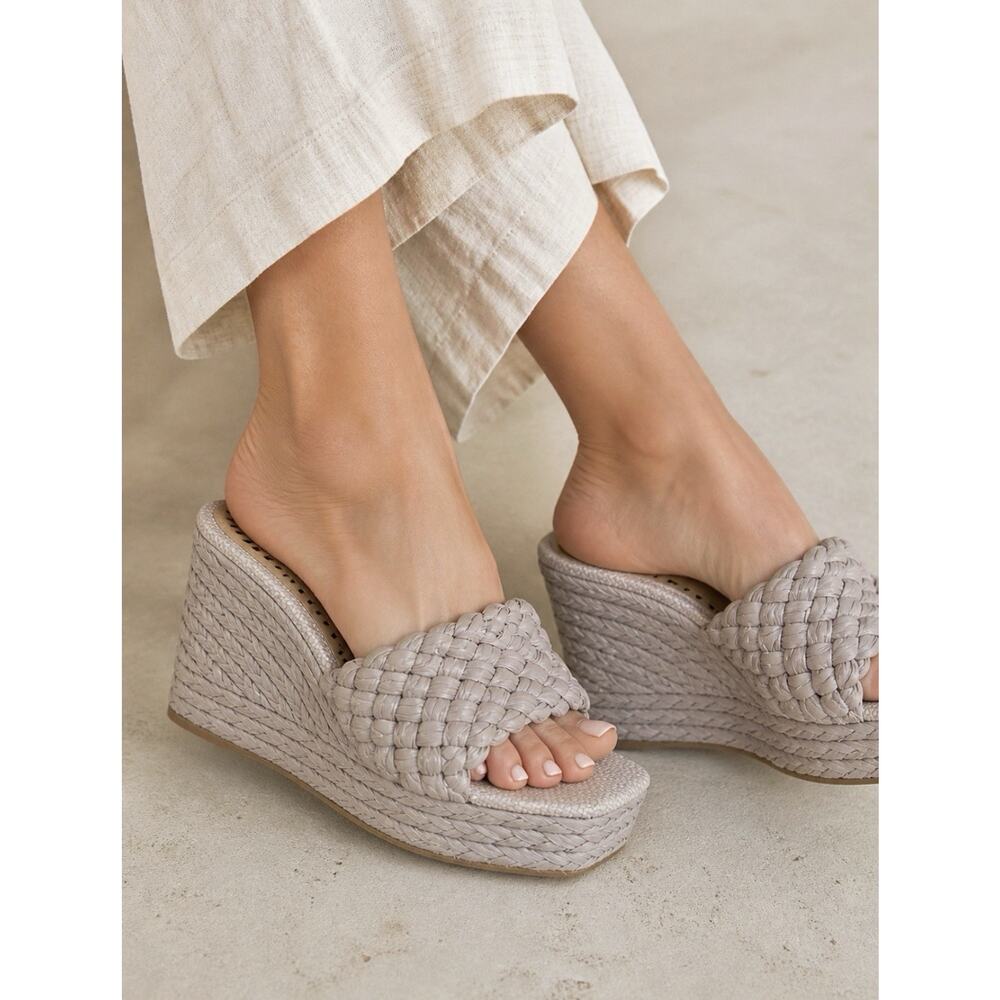 NWOB ANTONIO MELANI Sz 8.5 Lavender Rafia Espadrille Wedges